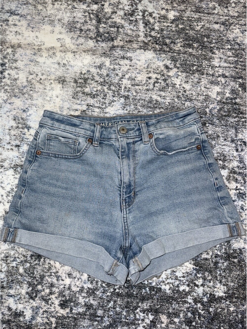 American Eagle Womens 6 Mom Shorts High Rise Light Wash Stretch Denim Cuffed